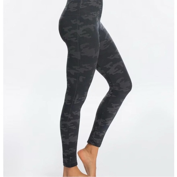 NWOT Spanx camo leggings - Picture 2 of 5